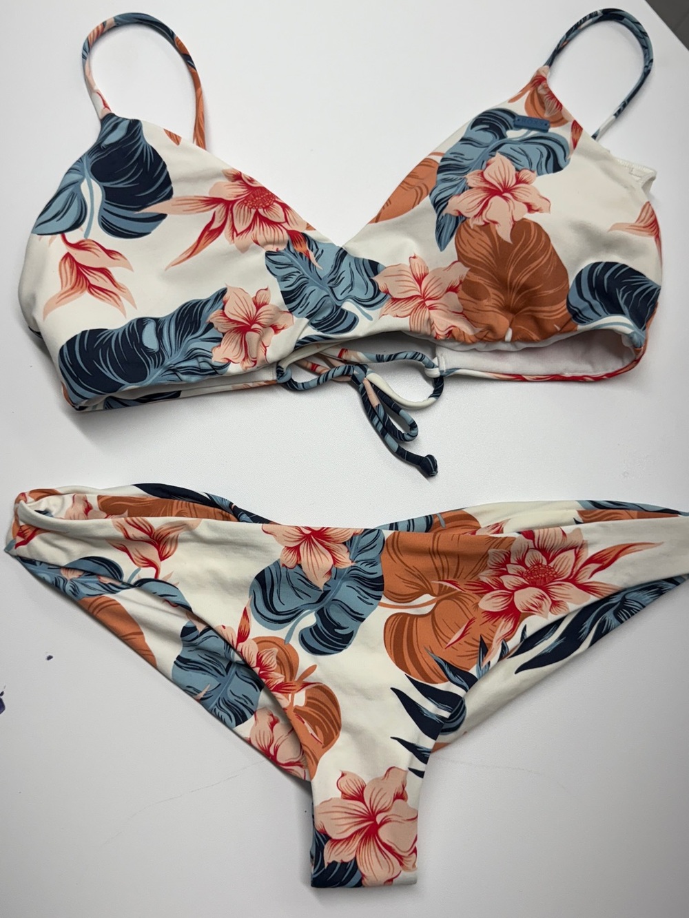 Roxy floral scrunch 2 piece bikini nwot tropical bikini